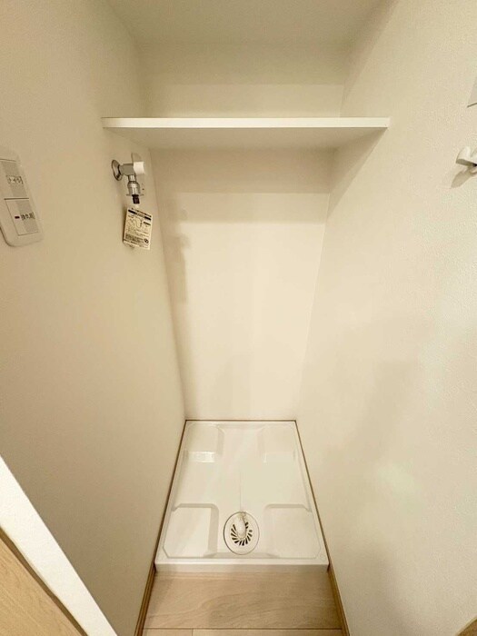 物件内観写真12　(洗濯機置場)