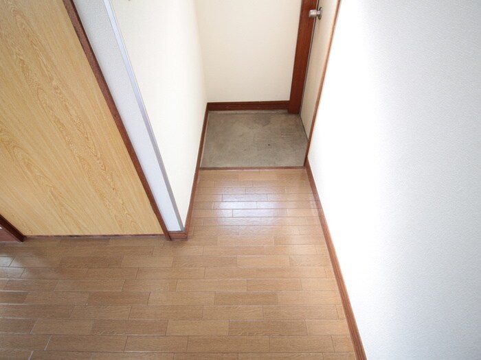 物件内観写真15　(玄関)