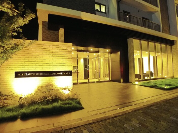 物件外観写真3　(エントランス部分)