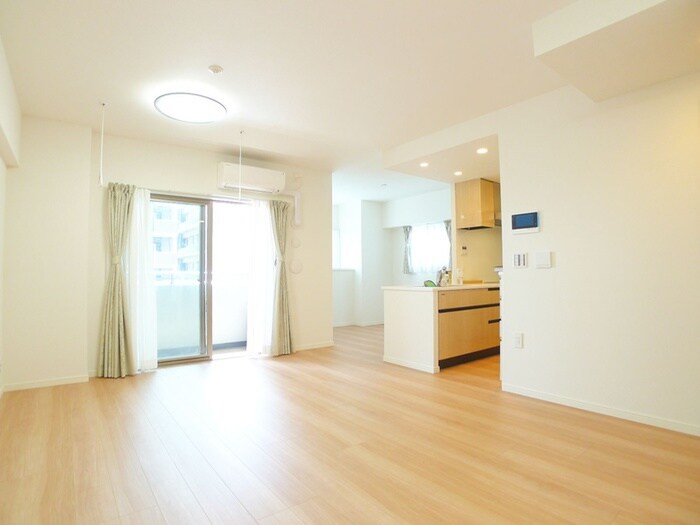 物件内観写真21　(室内からの展望)