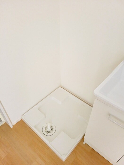 物件内観写真14　(洗濯機置場)