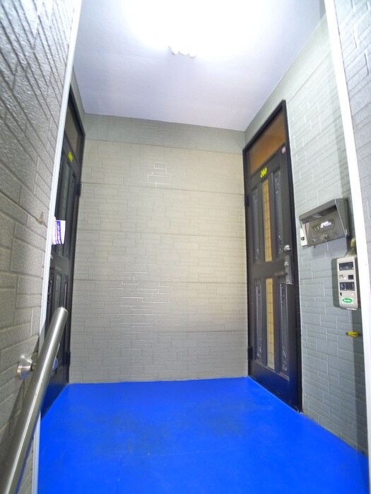 物件外観写真6　(エントランス部分)