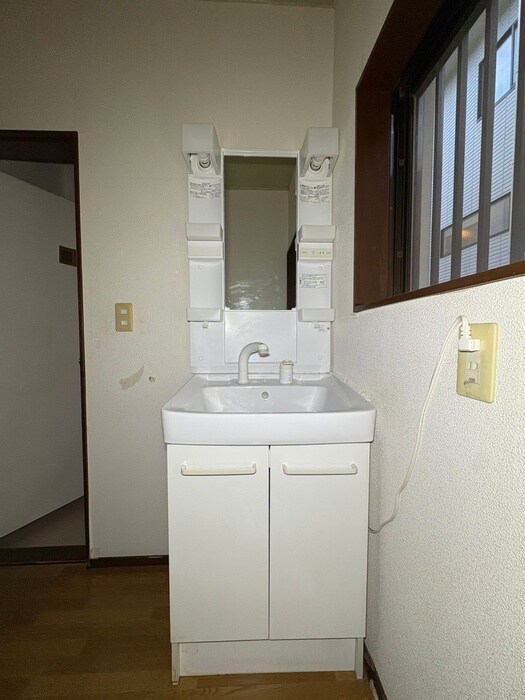 物件内観写真12　(洗面)