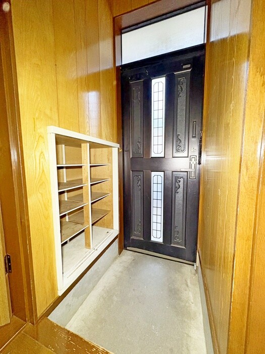 物件内観写真18　(玄関)