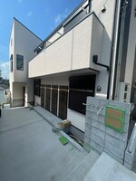 建築中