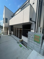 建築中