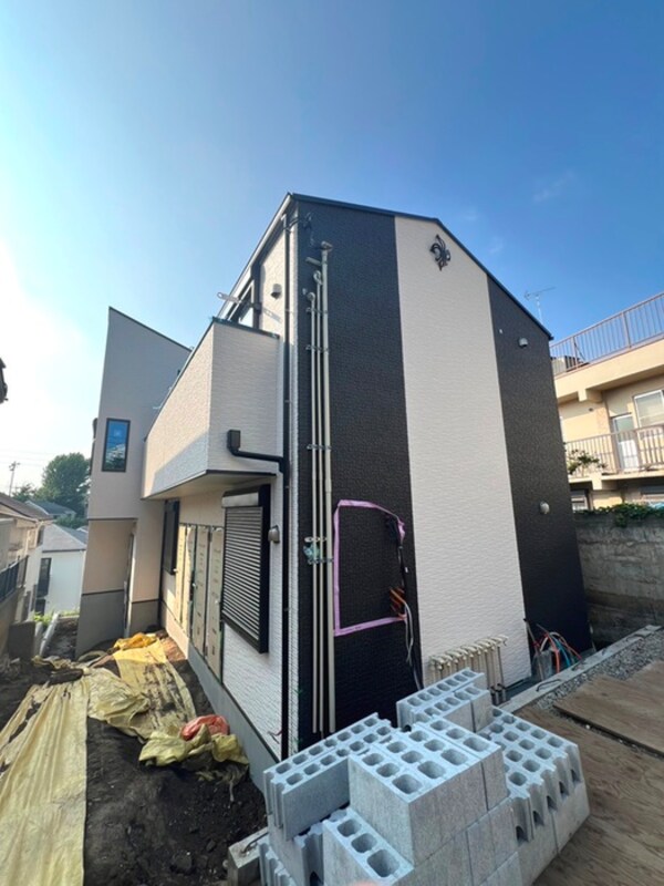 建築中