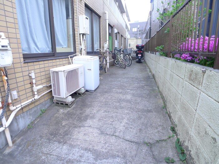 物件外観写真3　(駐輪場)