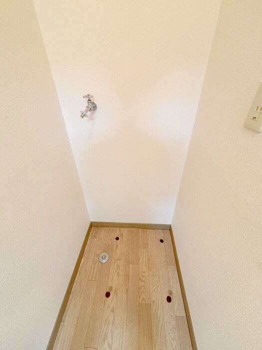 物件内観写真16　(洗濯機置場)