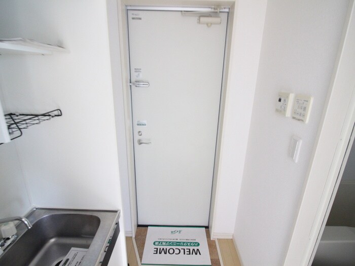 物件内観写真15　(玄関)