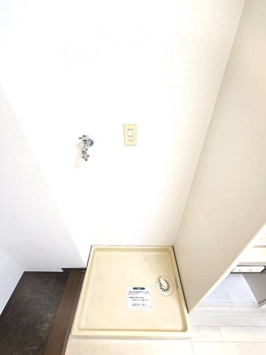 物件内観写真11　(洗濯機置場)