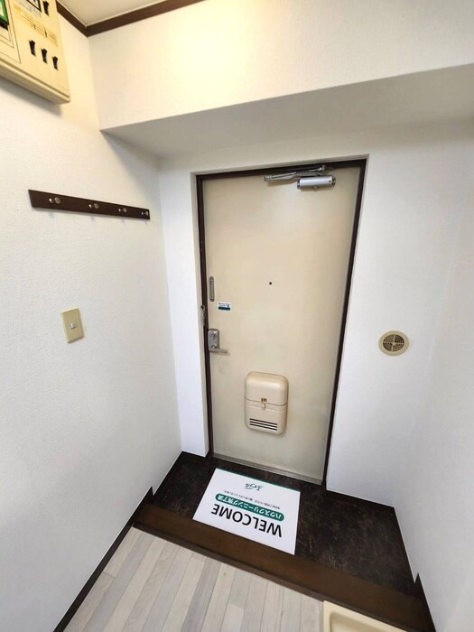物件内観写真14　(玄関)