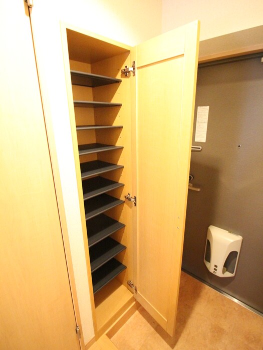 物件内観写真15　(靴箱)