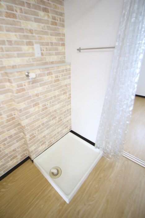 物件内観写真8　(洗濯機置場)