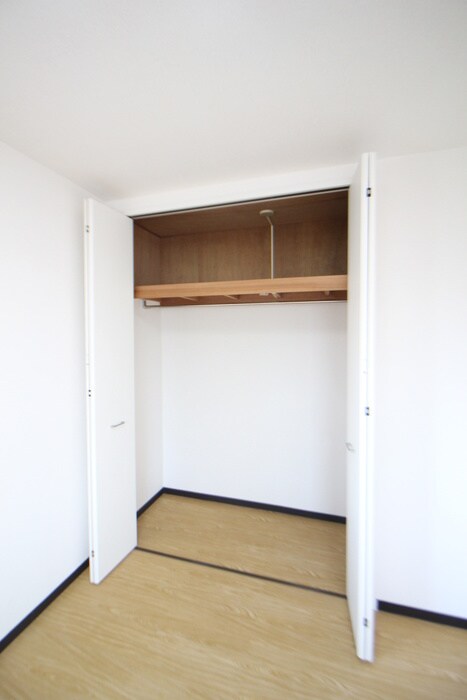 物件内観写真12　(収納)