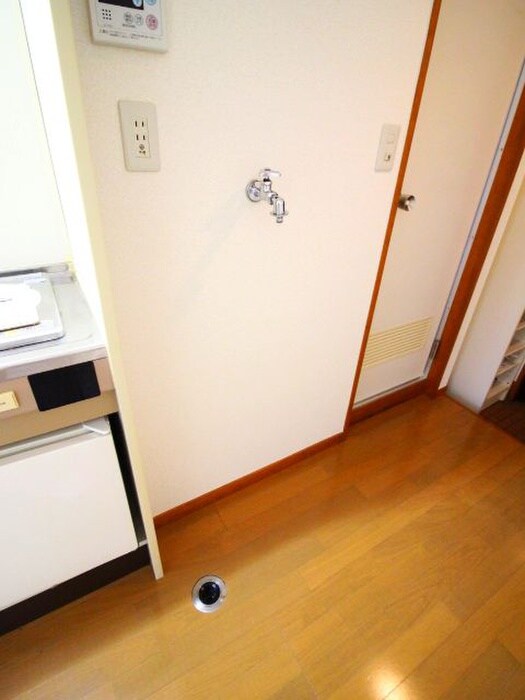 物件内観写真13　(洗濯機置場)