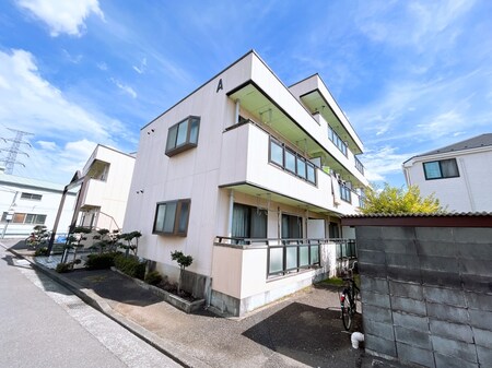 四谷マンション　Ａ棟外観写真