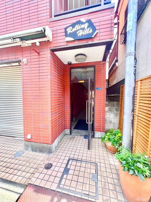 物件外観写真4　(エントランス部分)