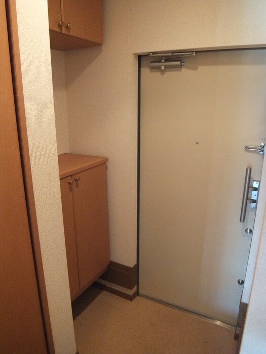 物件内観写真10　(玄関)