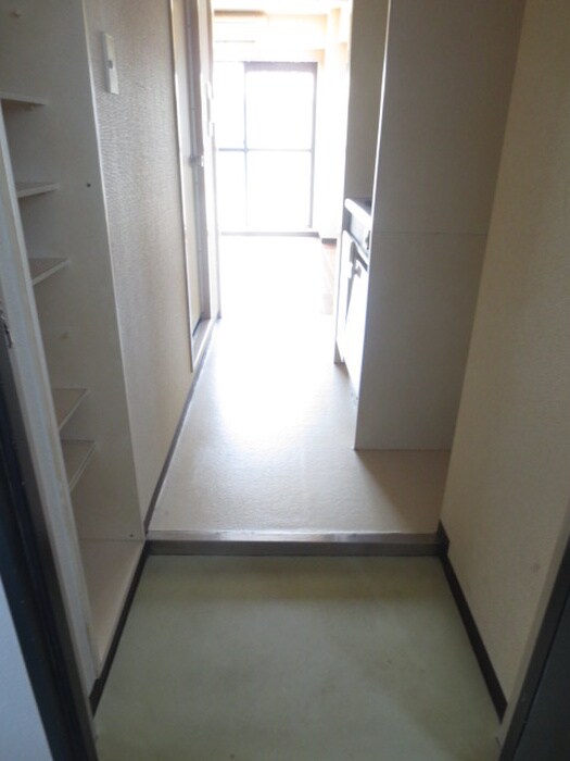 物件内観写真14　(玄関)