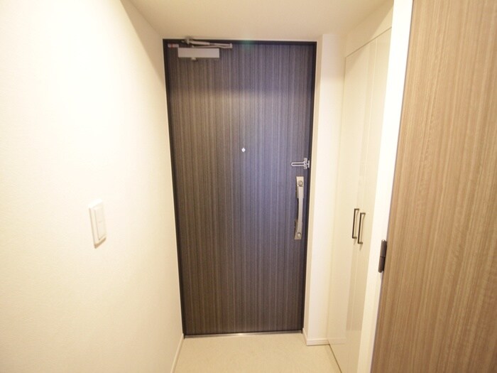 物件内観写真9　(玄関)