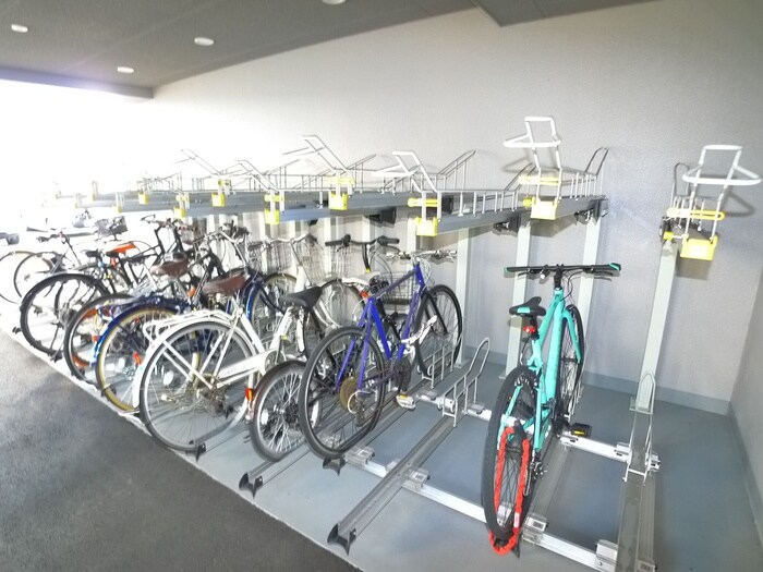 物件外観写真5　(駐輪場)