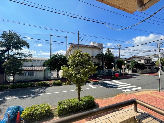 物件内観写真18　(室内からの展望)