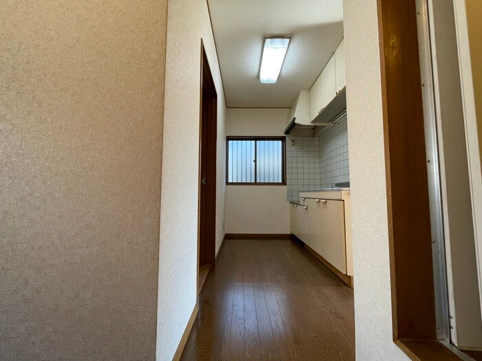 物件内観写真14　(廊下)