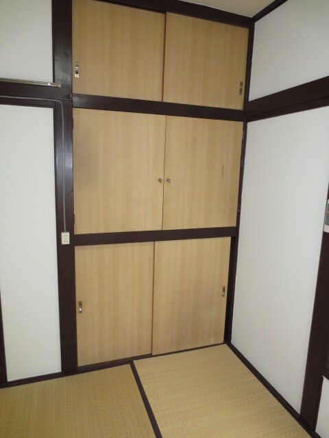 物件内観写真12　(収納)