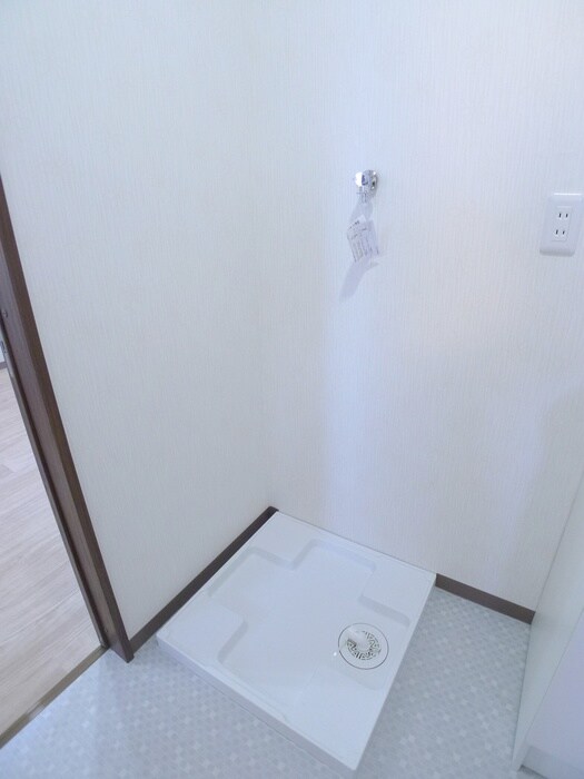 物件内観写真14　(洗濯機置場)