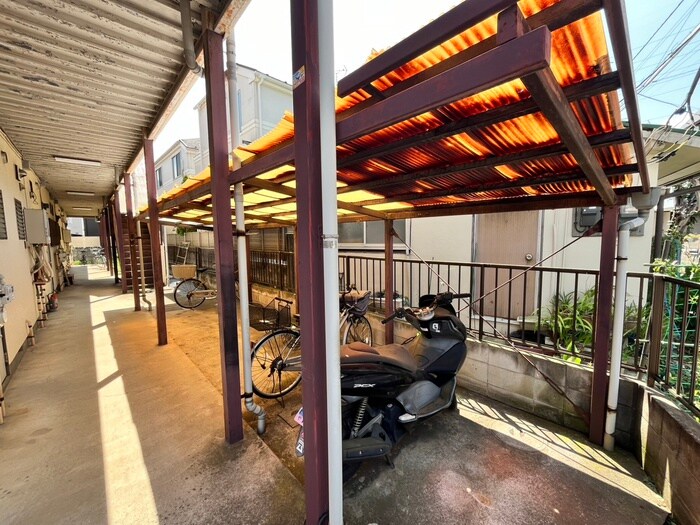 物件外観写真5　(駐輪場)