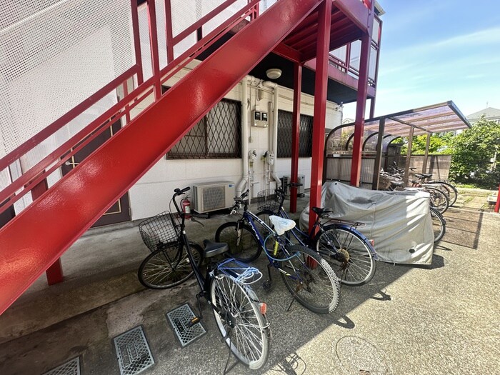 物件外観写真5　(駐輪場)