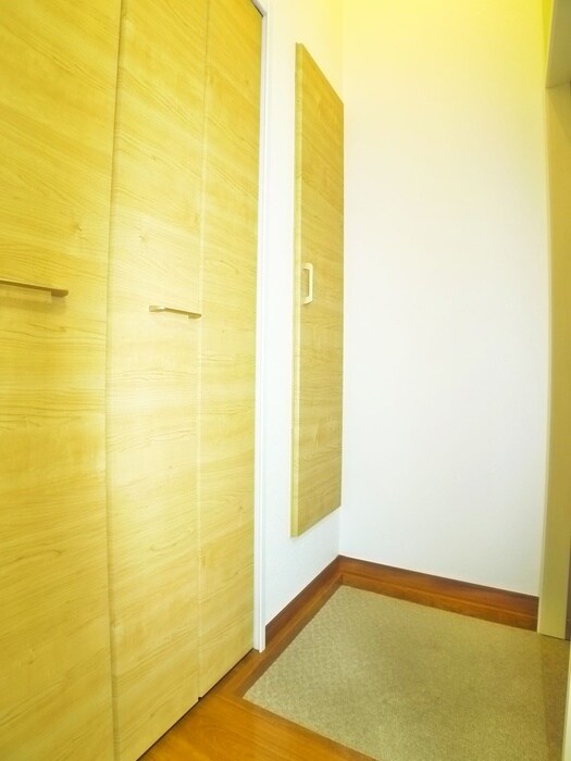 物件内観写真18　(玄関)