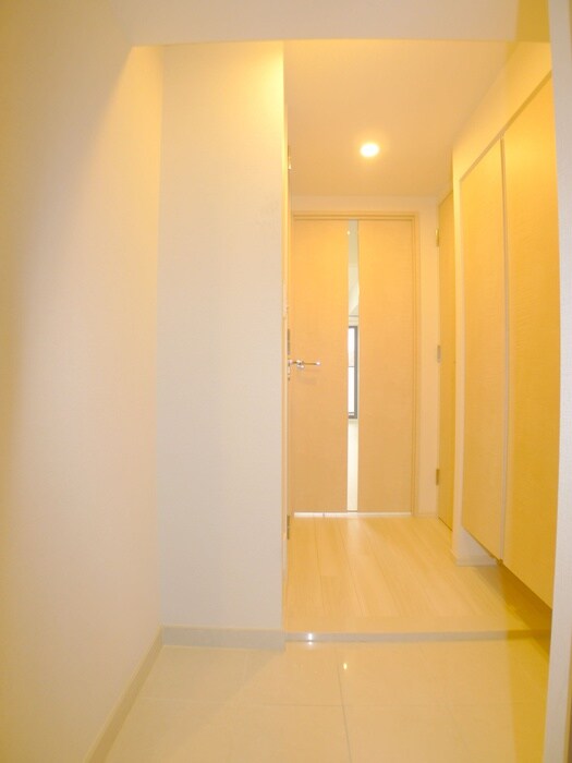 物件内観写真17　(玄関)