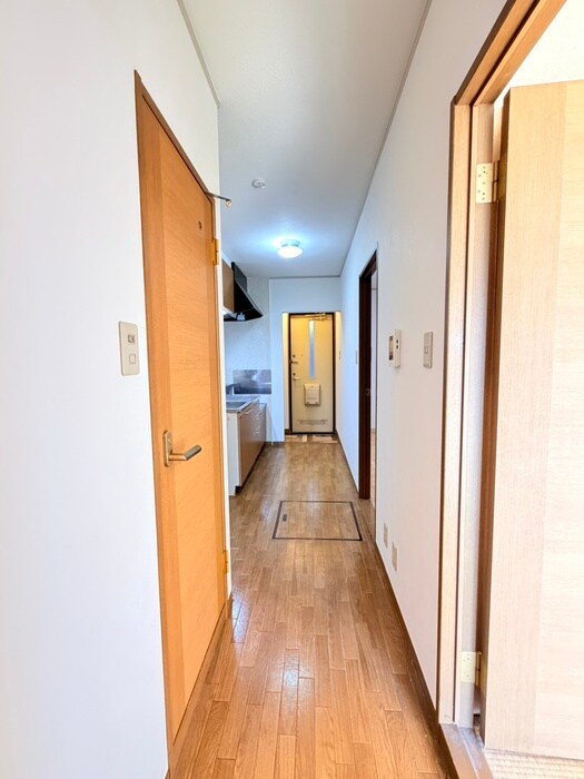 物件内観写真18　(廊下)