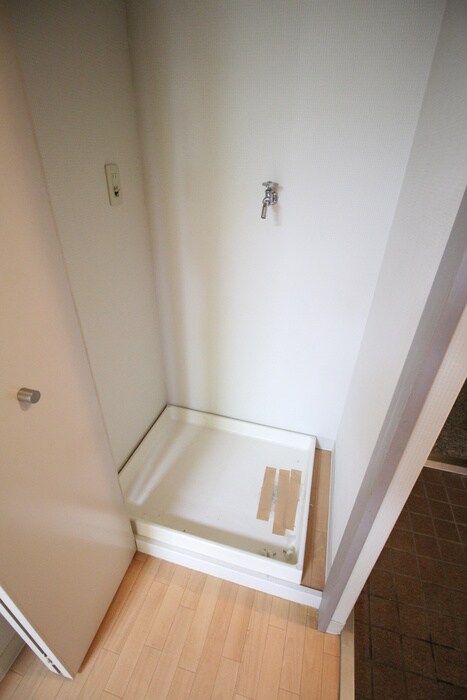 物件内観写真15　(洗濯機置場)