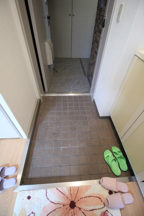 物件内観写真18　(玄関)