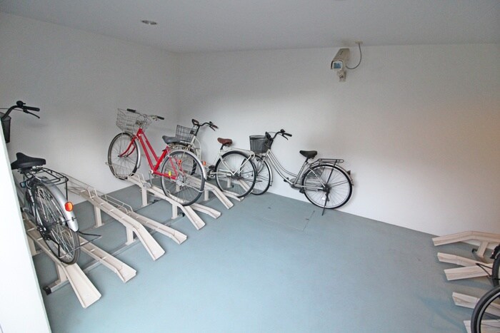 物件外観写真6　(駐輪場)