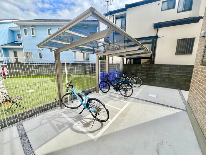 物件外観写真3　(駐輪場)