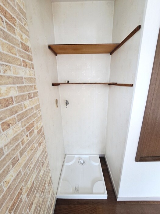 物件内観写真13　(洗濯機置場)