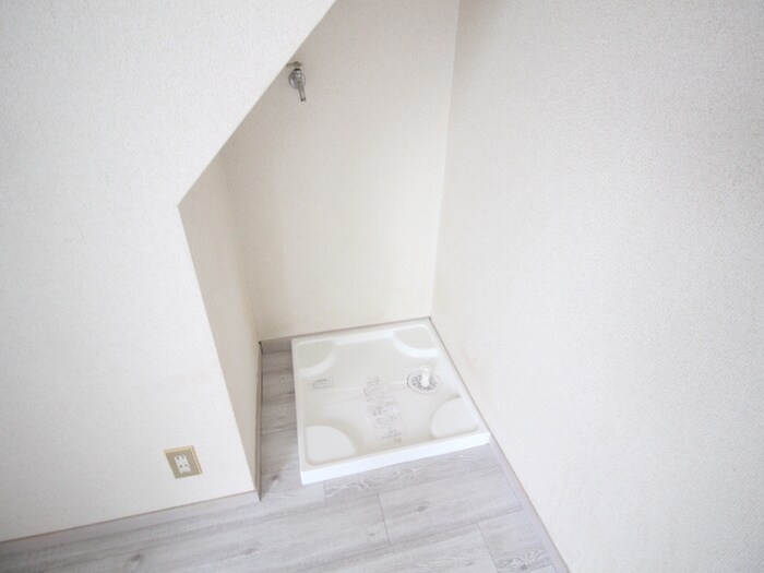 物件内観写真14　(洗濯機置場)