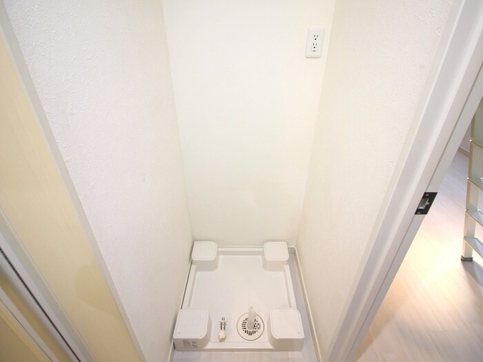 物件内観写真15　(洗濯機置場)