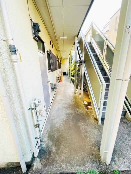 物件外観写真3　(エントランス部分)