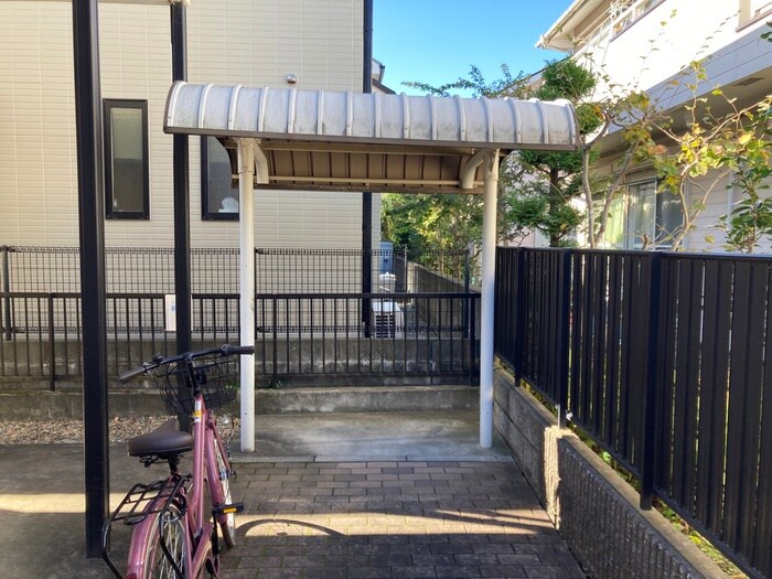 物件外観写真3　(駐輪場)