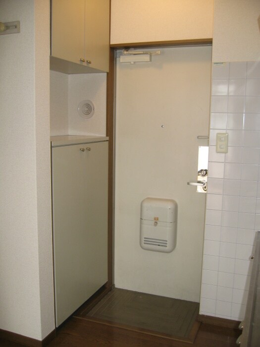 物件内観写真15　(玄関)