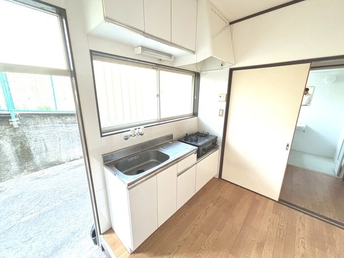 物件内観写真13　(玄関)