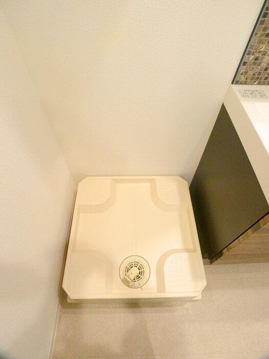 物件内観写真16　(洗濯機置場)