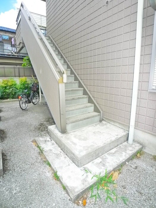 物件外観写真4　(エントランス部分)