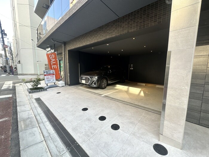 物件外観写真4　(駐車場)