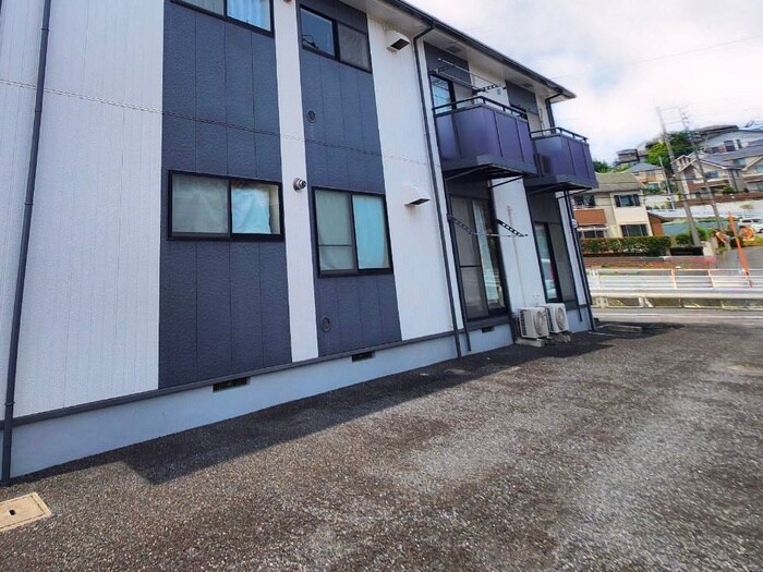 物件外観写真6　(駐車場)